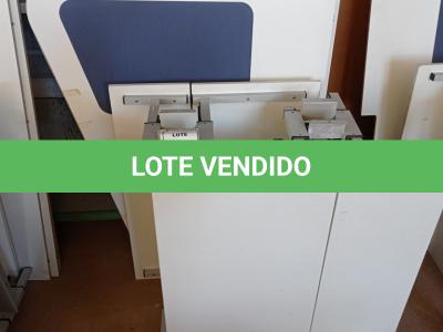 LOTE 444 - 02 MESAS COM REGULAGEM DE ALTURA MANUAL E 3 LATERAIS EM MADEIRA PRA BAIA. (NO ESTADO) ATENÇÃO! FAZER A VISITAÇÃO ANTES DE ARREMATAR, NÃO SABEMOS SE FUNCIONA. LEILÃO NÃO TEM GARANTIA E NEM DEVOLUÇÃO, SUJEITO A POSSÍVEIS AVARIAS VISÍVEIS/OCULTAS E/OU AUSÊNCIA DE COMPONENTES.
