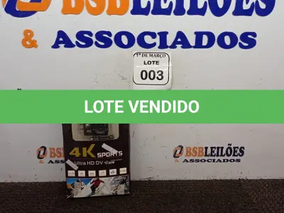 LOTE 003 - 01 CÂMERA ULTRA HD DV 4K WIFI COM ACESSÓRIOS. (NO ESTADO) ATENÇÃO! FAZER A VISITAÇÃO ANTES DE ARREMATAR, NÃO SABEMOS SE FUNCIONA. LEILÃO NÃO TEM GARANTIA E NEM DEVOLUÇÃO, SUJEITO A POSSÍVEIS AVARIAS VISÍVEIS/OCULTAS E/OU AUSÊNCIA DE COMPONENTES.