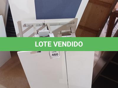 LOTE 460 - 02 MESAS COM REGULAGEM DE ALTURA MANUAL E 3 LATERAIS EM MADEIRA PRA BAIA. (NO ESTADO) ATENÇÃO! FAZER A VISITAÇÃO ANTES DE ARREMATAR, NÃO SABEMOS SE FUNCIONA. LEILÃO NÃO TEM GARANTIA E NEM DEVOLUÇÃO, SUJEITO A POSSÍVEIS AVARIAS VISÍVEIS/OCULTAS E/OU AUSÊNCIA DE COMPONENTES.