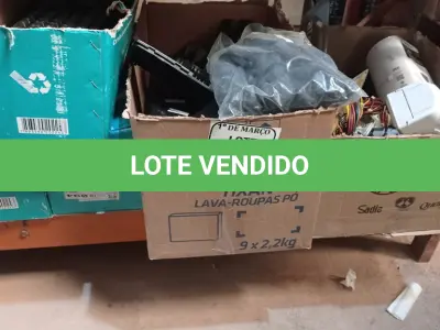 LOTE 124 - 01 LOTE COM TECLADOS E ELETRÔNICOS DIVERSOS. (NO ESTADO) ATENÇÃO! FAZER A VISITAÇÃO ANTES DE ARREMATAR, NÃO SABEMOS SE FUNCIONA. LEILÃO NÃO TEM GARANTIA E NEM DEVOLUÇÃO, SUJEITO A POSSÍVEIS AVARIAS VISÍVEIS/OCULTAS E/OU AUSÊNCIA DE COMPONENTES.