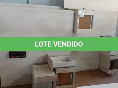 LOTE 447 - 03 MESAS EM MADEIRA PARA BAIA DESMONTADAS. (NO ESTADO) ATENÇÃO! FAZER A VISITAÇÃO ANTES DE ARREMATAR, NÃO SABEMOS SE FUNCIONA. LEILÃO NÃO TEM GARANTIA E NEM DEVOLUÇÃO, SUJEITO A POSSÍVEIS AVARIAS VISÍVEIS/OCULTAS E/OU AUSÊNCIA DE COMPONENTES.
