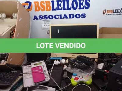 LOTE 111 - 01 CAIXA COM VÁRIOS ELETRÔNICOS, 02 ESTABILIZADORES, 01 MONITOR, 04 TECLADOS, 01 HD, 01 BASE PARA CPU, DIVISOR HDMI, 02 CONTROLES PARA VÍDEO GAME E 01 PSP MARCA SONY. (NO ESTADO) ATENÇÃO! FAZER A VISITAÇÃO ANTES DE ARREMATAR, NÃO SABEMOS SE FUNCIONA. LEILÃO NÃO TEM GARANTIA E NEM DEVOLUÇÃO, SUJEITO A POSSÍVEIS AVARIAS VISÍVEIS/OCULTAS E/OU AUSÊNCIA DE COMPONENTES.