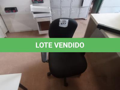 LOTE 477 - 01 CADEIRA GIRATÓRIA PARA ESCRITÓRIO. (NO ESTADO) ATENÇÃO! FAZER A VISITAÇÃO ANTES DE ARREMATAR, NÃO SABEMOS SE FUNCIONA. LEILÃO NÃO TEM GARANTIA E NEM DEVOLUÇÃO, SUJEITO A POSSÍVEIS AVARIAS VISÍVEIS/OCULTAS E/OU AUSÊNCIA DE COMPONENTES.