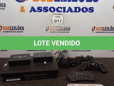 LOTE 017 - 02 TV’S BOX COM CONTROLE, 01 PLAYSTATION 3 COM 03 CONTROLES E 01 JOGO. (NO ESTADO) ATENÇÃO! FAZER A VISITAÇÃO ANTES DE ARREMATAR, NÃO SABEMOS SE FUNCIONA. LEILÃO NÃO TEM GARANTIA E NEM DEVOLUÇÃO, SUJEITO A POSSÍVEIS AVARIAS VISÍVEIS/OCULTAS E/OU AUSÊNCIA DE COMPONENTES.