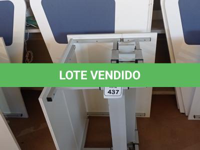 LOTE 437 - 02 MESAS COM REGULAGEM DE ALTURA MANUAL E 3 LATERAIS EM MADEIRA PRA BAIA. (NO ESTADO) ATENÇÃO! FAZER A VISITAÇÃO ANTES DE ARREMATAR, NÃO SABEMOS SE FUNCIONA. LEILÃO NÃO TEM GARANTIA E NEM DEVOLUÇÃO, SUJEITO A POSSÍVEIS AVARIAS VISÍVEIS/OCULTAS E/OU AUSÊNCIA DE COMPONENTES.