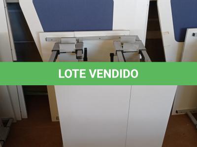 LOTE 443 - 02 MESAS COM REGULAGEM DE ALTURA MANUAL E 3 LATERAIS EM MADEIRA PRA BAIA. (NO ESTADO) ATENÇÃO! FAZER A VISITAÇÃO ANTES DE ARREMATAR, NÃO SABEMOS SE FUNCIONA. LEILÃO NÃO TEM GARANTIA E NEM DEVOLUÇÃO, SUJEITO A POSSÍVEIS AVARIAS VISÍVEIS/OCULTAS E/OU AUSÊNCIA DE COMPONENTES.