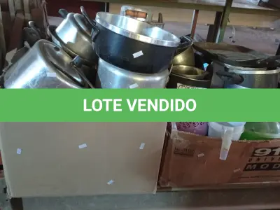 LOTE 065 - 01 LOTE COM GRANDE QUANTIDADE DE PANELAS E UTENSÍLIOS DE COZINHA DIVERSOS.  (NO ESTADO) ATENÇÃO! FAZER A VISITAÇÃO ANTES DE ARREMATAR, NÃO SABEMOS SE FUNCIONA. LEILÃO NÃO TEM GARANTIA E NEM DEVOLUÇÃO, SUJEITO A POSSÍVEIS AVARIAS VISÍVEIS/OCULTAS E/OU AUSÊNCIA DE COMPONENTES.