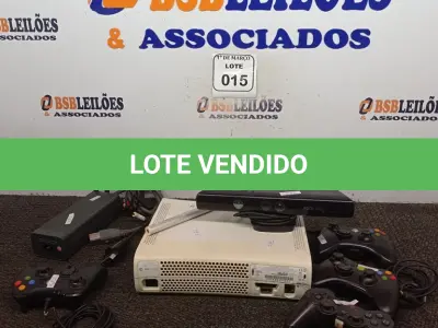 LOTE 015 - 01 XBOX COMPLETO. (NO ESTADO) ATENÇÃO! FAZER A VISITAÇÃO ANTES DE ARREMATAR, NÃO SABEMOS SE FUNCIONA. LEILÃO NÃO TEM GARANTIA E NEM DEVOLUÇÃO, SUJEITO A POSSÍVEIS AVARIAS VISÍVEIS/OCULTAS E/OU AUSÊNCIA DE COMPONENTES.