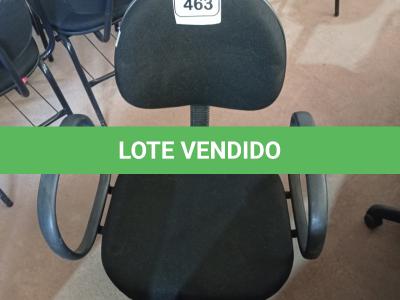 LOTE 463 - 01 CADEIRA GIRATÓRIA PARA ESCRITÓRIO. (NO ESTADO) ATENÇÃO! FAZER A VISITAÇÃO ANTES DE ARREMATAR, NÃO SABEMOS SE FUNCIONA. LEILÃO NÃO TEM GARANTIA E NEM DEVOLUÇÃO, SUJEITO A POSSÍVEIS AVARIAS VISÍVEIS/OCULTAS E/OU AUSÊNCIA DE COMPONENTES.