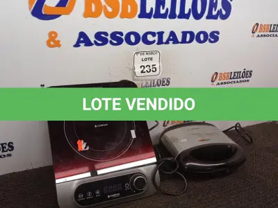 LOTE 235 - 01 FOGÃO ELÉTRICO DE INDUÇÃO E 01 SANDUICHEIRA ELÉTRICA. (NO ESTADO) ATENÇÃO! FAZER A VISITAÇÃO ANTES DE ARREMATAR, NÃO SABEMOS SE FUNCIONA. LEILÃO NÃO TEM GARANTIA E NEM DEVOLUÇÃO, SUJEITO A POSSÍVEIS AVARIAS VISÍVEIS/OCULTAS E/OU AUSÊNCIA DE COMPONENTES.