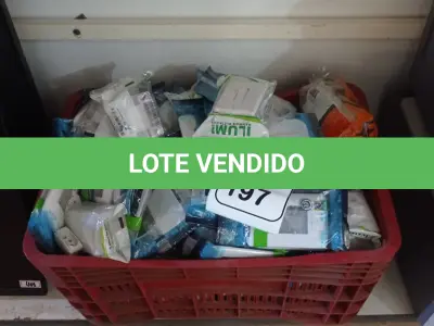 LOTE 197 - 01 CAIXA COM INTERRUPTORES, PLACAS 4X2 DIVERSAS. (NO ESTADO) ATENÇÃO! FAZER A VISITAÇÃO ANTES DE ARREMATAR, NÃO SABEMOS SE FUNCIONA. LEILÃO NÃO TEM GARANTIA E NEM DEVOLUÇÃO, SUJEITO A POSSÍVEIS AVARIAS VISÍVEIS/OCULTAS E/OU AUSÊNCIA DE COMPONENTES.
