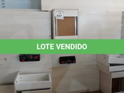 LOTE 447 - 03 MESAS EM MADEIRA PARA BAIA DESMONTADAS. (NO ESTADO) ATENÇÃO! FAZER A VISITAÇÃO ANTES DE ARREMATAR, NÃO SABEMOS SE FUNCIONA. LEILÃO NÃO TEM GARANTIA E NEM DEVOLUÇÃO, SUJEITO A POSSÍVEIS AVARIAS VISÍVEIS/OCULTAS E/OU AUSÊNCIA DE COMPONENTES.