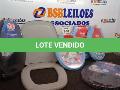 LOTE 148 - 03 ACENTOS SANITÁRIOS INFANTIL NA COR AZUL, 02 NA COR PRETA E 01 CINZA. (NOVO) (NO ESTADO) ATENÇÃO! FAZER A VISITAÇÃO ANTES DE ARREMATAR, NÃO SABEMOS SE FUNCIONA. LEILÃO NÃO TEM GARANTIA E NEM DEVOLUÇÃO, SUJEITO A POSSÍVEIS AVARIAS VISÍVEIS/OCULTAS E/OU AUSÊNCIA DE COMPONENTES.