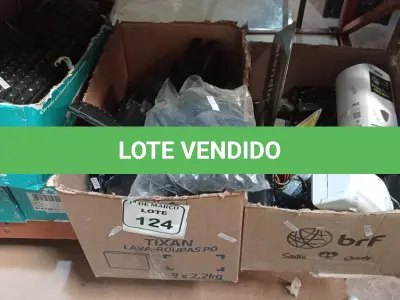 LOTE 124 - 01 LOTE COM TECLADOS E ELETRÔNICOS DIVERSOS. (NO ESTADO) ATENÇÃO! FAZER A VISITAÇÃO ANTES DE ARREMATAR, NÃO SABEMOS SE FUNCIONA. LEILÃO NÃO TEM GARANTIA E NEM DEVOLUÇÃO, SUJEITO A POSSÍVEIS AVARIAS VISÍVEIS/OCULTAS E/OU AUSÊNCIA DE COMPONENTES.
