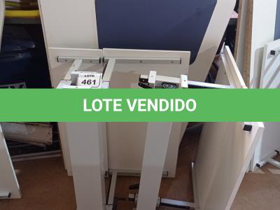 LOTE 461 - 02 MESAS COM REGULAGEM DE ALTURA MANUAL E 3 LATERAIS EM MADEIRA PRA BAIA. (NO ESTADO) ATENÇÃO! FAZER A VISITAÇÃO ANTES DE ARREMATAR, NÃO SABEMOS SE FUNCIONA. LEILÃO NÃO TEM GARANTIA E NEM DEVOLUÇÃO, SUJEITO A POSSÍVEIS AVARIAS VISÍVEIS/OCULTAS E/OU AUSÊNCIA DE COMPONENTES.