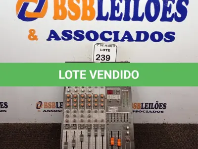LOTE 239 - 01 MESA DE SOM 4 CANAIS SOUND CRAFT SELENIUM SX802FX. (NO ESTADO) ATENÇÃO! FAZER A VISITAÇÃO ANTES DE ARREMATAR, NÃO SABEMOS SE FUNCIONA. LEILÃO NÃO TEM GARANTIA E NEM DEVOLUÇÃO, SUJEITO A POSSÍVEIS AVARIAS VISÍVEIS/OCULTAS E/OU AUSÊNCIA DE COMPONENTES.