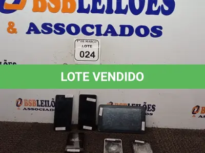 LOTE 024 - 05 CELULARES MARCAS E MODELOS DIVERSOS E 01 TABLET PARA RETIRADA DE PEÇAS. (NO ESTADO) ATENÇÃO! FAZER A VISITAÇÃO ANTES DE ARREMATAR, NÃO SABEMOS SE FUNCIONA. LEILÃO NÃO TEM GARANTIA E NEM DEVOLUÇÃO, SUJEITO A POSSÍVEIS AVARIAS VISÍVEIS/OCULTAS E/OU AUSÊNCIA DE COMPONENTES.