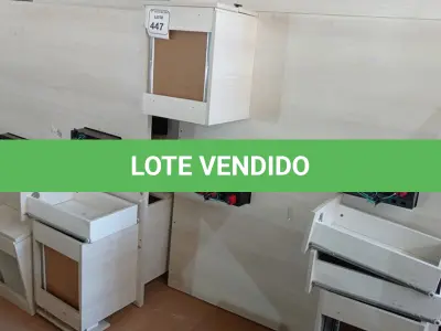 LOTE 447 - 03 MESAS EM MADEIRA PARA BAIA DESMONTADAS. (NO ESTADO) ATENÇÃO! FAZER A VISITAÇÃO ANTES DE ARREMATAR, NÃO SABEMOS SE FUNCIONA. LEILÃO NÃO TEM GARANTIA E NEM DEVOLUÇÃO, SUJEITO A POSSÍVEIS AVARIAS VISÍVEIS/OCULTAS E/OU AUSÊNCIA DE COMPONENTES.