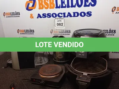 LOTE 062 - 01 CAFETEIRA 220V 03 CORAÇÕES, 01 FRITADEIRA AIR FRYER MARCA PHILCO, 01 CHALEIRA ELÉTRICA E 01 FOGÃO DE INDUÇÃO 01 BOCA MARCA MULTILAZER.  (NO ESTADO) ATENÇÃO! FAZER A VISITAÇÃO ANTES DE ARREMATAR, NÃO SABEMOS SE FUNCIONA. LEILÃO NÃO TEM GARANTIA E NEM DEVOLUÇÃO, SUJEITO A POSSÍVEIS AVARIAS VISÍVEIS/OCULTAS E/OU AUSÊNCIA DE COMPONENTES.