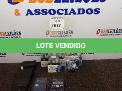 LOTE 007 - 01 LOTE COM LÂMPADAS AUTOMOTIVAS, SENDO 01 PAR H3 ULTRAVISION MARCA LUX LIGHT, 02 PARES HB4 XÊNON MARCA TECHONE, 01 PAR H1 XÊNON, 01 LÂMPADA 9005 E 02 CALCULADORAS, SENDO 01 MARCA HP COM CASE E 01 MARCA CASIO SEM CASE. (NO ESTADO) ATENÇÃO! FAZER A VISITAÇÃO ANTES DE ARREMATAR, NÃO SABEMOS SE FUNCIONA. LEILÃO NÃO TEM GARANTIA E NEM DEVOLUÇÃO, SUJEITO A POSSÍVEIS AVARIAS VISÍVEIS/OCULTAS E/OU AUSÊNCIA DE COMPONENTES.