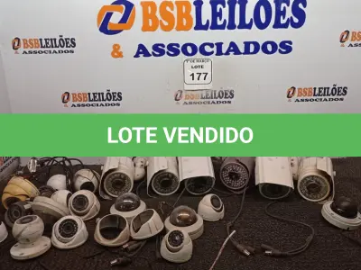 LOTE 177 - 01 LOTE COM VÁRIAS CÂMERAS DE SEGURANÇA MARCAS E MODELOS DIVERSOS. (NO ESTADO) ATENÇÃO! FAZER A VISITAÇÃO ANTES DE ARREMATAR, NÃO SABEMOS SE FUNCIONA. LEILÃO NÃO TEM GARANTIA E NEM DEVOLUÇÃO, SUJEITO A POSSÍVEIS AVARIAS VISÍVEIS/OCULTAS E/OU AUSÊNCIA DE COMPONENTES.