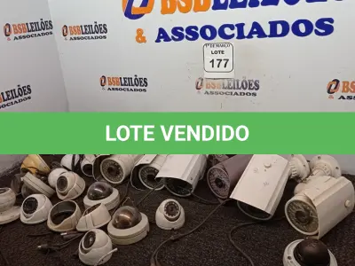 LOTE 177 - 01 LOTE COM VÁRIAS CÂMERAS DE SEGURANÇA MARCAS E MODELOS DIVERSOS. (NO ESTADO) ATENÇÃO! FAZER A VISITAÇÃO ANTES DE ARREMATAR, NÃO SABEMOS SE FUNCIONA. LEILÃO NÃO TEM GARANTIA E NEM DEVOLUÇÃO, SUJEITO A POSSÍVEIS AVARIAS VISÍVEIS/OCULTAS E/OU AUSÊNCIA DE COMPONENTES.