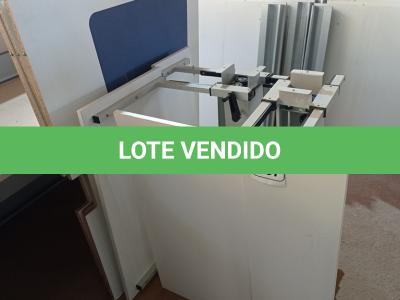 LOTE 457 - 02 MESAS COM REGULAGEM DE ALTURA MANUAL E 3 LATERAIS EM MADEIRA PRA BAIA. (NO ESTADO) ATENÇÃO! FAZER A VISITAÇÃO ANTES DE ARREMATAR, NÃO SABEMOS SE FUNCIONA. LEILÃO NÃO TEM GARANTIA E NEM DEVOLUÇÃO, SUJEITO A POSSÍVEIS AVARIAS VISÍVEIS/OCULTAS E/OU AUSÊNCIA DE COMPONENTES.