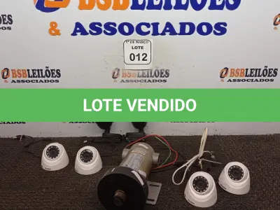 LOTE 012 - 01 MOTOR DE ESTEIRA 180W 220V, 04 CÂMERAS INTELBRAS VHD/010 E 02 LUMINÁRIAS DE JARDIM 220V. (NO ESTADO) ATENÇÃO! FAZER A VISITAÇÃO ANTES DE ARREMATAR, NÃO SABEMOS SE FUNCIONA. LEILÃO NÃO TEM GARANTIA E NEM DEVOLUÇÃO, SUJEITO A POSSÍVEIS AVARIAS VISÍVEIS/OCULTAS E/OU AUSÊNCIA DE COMPONENTES.