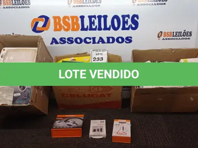 LOTE 233 - 01 LOTE COM CAPAS PARA CELULARES DIVERSAS, CARREGADORES E FONES DE OUVIDO. (NO ESTADO) ATENÇÃO! FAZER A VISITAÇÃO ANTES DE ARREMATAR, NÃO SABEMOS SE FUNCIONA. LEILÃO NÃO TEM GARANTIA E NEM DEVOLUÇÃO, SUJEITO A POSSÍVEIS AVARIAS VISÍVEIS/OCULTAS E/OU AUSÊNCIA DE COMPONENTES.