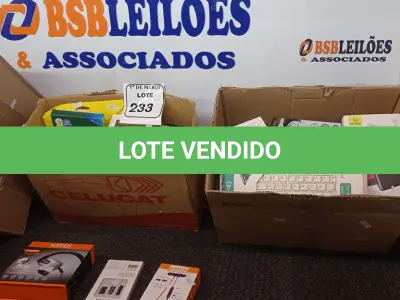 LOTE 233 - 01 LOTE COM CAPAS PARA CELULARES DIVERSAS, CARREGADORES E FONES DE OUVIDO. (NO ESTADO) ATENÇÃO! FAZER A VISITAÇÃO ANTES DE ARREMATAR, NÃO SABEMOS SE FUNCIONA. LEILÃO NÃO TEM GARANTIA E NEM DEVOLUÇÃO, SUJEITO A POSSÍVEIS AVARIAS VISÍVEIS/OCULTAS E/OU AUSÊNCIA DE COMPONENTES.
