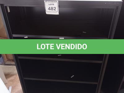 LOTE 482 -  01 ARMÁRIO EM AÇO COM 03 PRATELEIRAS. (NO ESTADO) ATENÇÃO! FAZER A VISITAÇÃO ANTES DE ARREMATAR, NÃO SABEMOS SE FUNCIONA. LEILÃO NÃO TEM GARANTIA E NEM DEVOLUÇÃO, SUJEITO A POSSÍVEIS AVARIAS VISÍVEIS/OCULTAS E/OU AUSÊNCIA DE COMPONENTES.