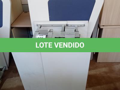 LOTE 459 - 02 MESAS COM REGULAGEM DE ALTURA MANUAL E 3 LATERAIS EM MADEIRA PRA BAIA. (NO ESTADO) ATENÇÃO! FAZER A VISITAÇÃO ANTES DE ARREMATAR, NÃO SABEMOS SE FUNCIONA. LEILÃO NÃO TEM GARANTIA E NEM DEVOLUÇÃO, SUJEITO A POSSÍVEIS AVARIAS VISÍVEIS/OCULTAS E/OU AUSÊNCIA DE COMPONENTES.