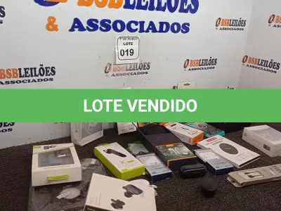 LOTE 019 - 01 LOTE COM VÁRIOS ACESSÓRIOS PARA CELULARES DIVERSOS E FONES. (NO ESTADO) ATENÇÃO! FAZER A VISITAÇÃO ANTES DE ARREMATAR, NÃO SABEMOS SE FUNCIONA. LEILÃO NÃO TEM GARANTIA E NEM DEVOLUÇÃO, SUJEITO A POSSÍVEIS AVARIAS VISÍVEIS/OCULTAS E/OU AUSÊNCIA DE COMPONENTES.