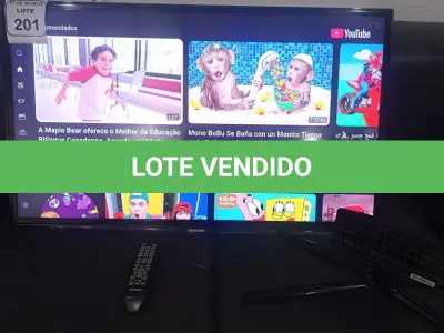 LOTE 201 - 01 TV LED SMART SAMSUNG 40” SERIE 6 FULL HD HDMI (FUNCIONANDO). (NO ESTADO) ATENÇÃO! FAZER A VISITAÇÃO ANTES DE ARREMATAR, NÃO SABEMOS SE FUNCIONA. LEILÃO NÃO TEM GARANTIA E NEM DEVOLUÇÃO, SUJEITO A POSSÍVEIS AVARIAS VISÍVEIS/OCULTAS E/OU AUSÊNCIA DE COMPONENTES.