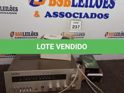 LOTE 237 - 01 RECEIVER STÉREO AM/FM GRADIENTE E 0101 FONTE PARA VÍDEO GAME XBOX. (NO ESTADO) ATENÇÃO! FAZER A VISITAÇÃO ANTES DE ARREMATAR, NÃO SABEMOS SE FUNCIONA. LEILÃO NÃO TEM GARANTIA E NEM DEVOLUÇÃO, SUJEITO A POSSÍVEIS AVARIAS VISÍVEIS/OCULTAS E/OU AUSÊNCIA DE COMPONENTES.