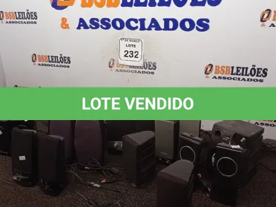 LOTE 232 - 01 LOTE COM DIVERSAS CAIXAS DE SOM PARA COMPUTADORES. (NO ESTADO) ATENÇÃO! FAZER A VISITAÇÃO ANTES DE ARREMATAR, NÃO SABEMOS SE FUNCIONA. LEILÃO NÃO TEM GARANTIA E NEM DEVOLUÇÃO, SUJEITO A POSSÍVEIS AVARIAS VISÍVEIS/OCULTAS E/OU AUSÊNCIA DE COMPONENTES.