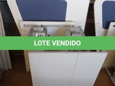 LOTE 443 - 02 MESAS COM REGULAGEM DE ALTURA MANUAL E 3 LATERAIS EM MADEIRA PRA BAIA. (NO ESTADO) ATENÇÃO! FAZER A VISITAÇÃO ANTES DE ARREMATAR, NÃO SABEMOS SE FUNCIONA. LEILÃO NÃO TEM GARANTIA E NEM DEVOLUÇÃO, SUJEITO A POSSÍVEIS AVARIAS VISÍVEIS/OCULTAS E/OU AUSÊNCIA DE COMPONENTES.
