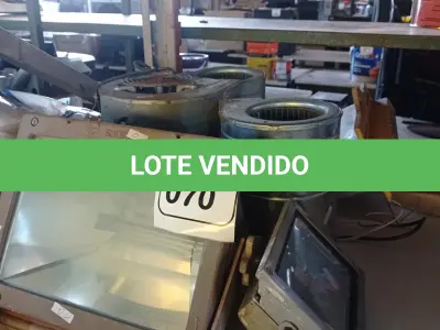 LOTE 070 - 03 EXAUSTORES, 02 REFLETORES E 01 CAIXA DE CORREIOS. (NO ESTADO) ATENÇÃO! FAZER A VISITAÇÃO ANTES DE ARREMATAR, NÃO SABEMOS SE FUNCIONA. LEILÃO NÃO TEM GARANTIA E NEM DEVOLUÇÃO, SUJEITO A POSSÍVEIS AVARIAS VISÍVEIS/OCULTAS E/OU AUSÊNCIA DE COMPONENTES.