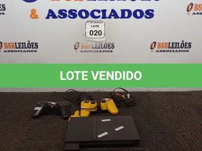 LOTE 020 - 01 PS2 COM 02 CONTROLES E CABOS MARCA SONY. (NO ESTADO) ATENÇÃO! FAZER A VISITAÇÃO ANTES DE ARREMATAR, NÃO SABEMOS SE FUNCIONA. LEILÃO NÃO TEM GARANTIA E NEM DEVOLUÇÃO, SUJEITO A POSSÍVEIS AVARIAS VISÍVEIS/OCULTAS E/OU AUSÊNCIA DE COMPONENTES.