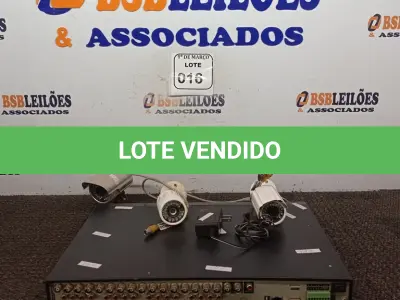 LOTE 016 - 01 DVR GIGA COM ACESSO REMOTO E 03 CÂMERAS. (NO ESTADO) ATENÇÃO! FAZER A VISITAÇÃO ANTES DE ARREMATAR, NÃO SABEMOS SE FUNCIONA. LEILÃO NÃO TEM GARANTIA E NEM DEVOLUÇÃO, SUJEITO A POSSÍVEIS AVARIAS VISÍVEIS/OCULTAS E/OU AUSÊNCIA DE COMPONENTES.