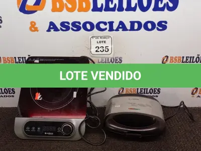 LOTE 235 - 01 FOGÃO ELÉTRICO DE INDUÇÃO E 01 SANDUICHEIRA ELÉTRICA. (NO ESTADO) ATENÇÃO! FAZER A VISITAÇÃO ANTES DE ARREMATAR, NÃO SABEMOS SE FUNCIONA. LEILÃO NÃO TEM GARANTIA E NEM DEVOLUÇÃO, SUJEITO A POSSÍVEIS AVARIAS VISÍVEIS/OCULTAS E/OU AUSÊNCIA DE COMPONENTES.