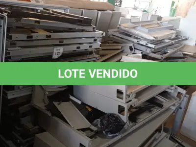 LOTE 121 - 01 PALETE DE MÓVEIS MODULARES. (PALETE NÃO INCLUSO). (NO ESTADO EM QUE SE ENCONTRA. SUJEITO A AVARIAS OCULTAS/VISÍVEIS.)