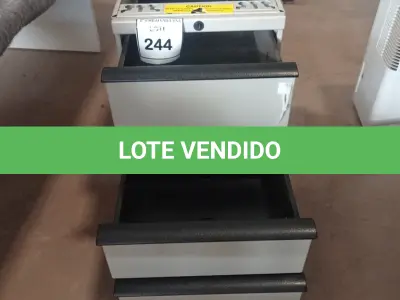 LOTE 244 - 01 GAVETEIRO EM AÇO 03 GAVETAS. (NO ESTADO EM QUE SE ENCONTRA. SUJEITO A AVARIAS OCULTAS/VISÍVEIS.)