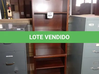 LOTE 021 - 01 BOOKCASE. (NO ESTADO EM QUE SE ENCONTRA. SUJEITO A AVARIAS OCULTAS/VISÍVEIS.) AV9517G