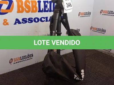 LOTE 346 - 01 TRIPÉ PARA CÂMERA MARCA TOMATE (NOVO). (NO ESTADO) ATENÇÃO! FAZER A VISITAÇÃO ANTES DE ARREMATAR, NÃO SABEMOS SE FUNCIONA. LEILÃO NÃO TEM GARANTIA E NEM DEVOLUÇÃO, SUJEITO A POSSÍVEIS AVARIAS VISÍVEIS/OCULTAS E/OU AUSÊNCIA DE COMPONENTES.