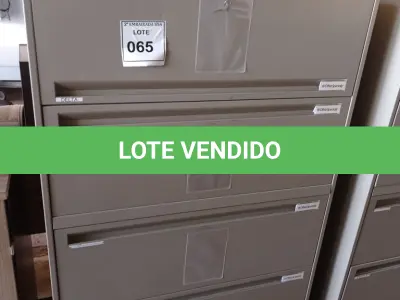 LOTE 065 - 01 ARMÁRIO DE FERRO 5 GAVETAS. (NO ESTADO EM QUE SE ENCONTRA. SUJEITO A AVARIAS OCULTAS/VISÍVEIS.)