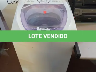 LOTE 272 - 01 MÁQUINA DE LAVA-ROUPAS ELECTROLUX 8,5KG 22VOLTS. (NO ESTADO) ATENÇÃO! FAZER A VISITAÇÃO ANTES DE ARREMATAR, NÃO SABEMOS SE FUNCIONA. LEILÃO NÃO TEM GARANTIA E NEM DEVOLUÇÃO, SUJEITO A POSSÍVEIS AVARIAS VISÍVEIS/OCULTAS E/OU AUSÊNCIA DE COMPONENTES.