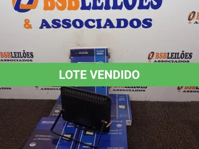 LOTE 341 - 05 REFLETORES DE LED 100W.(NOVO) (NO ESTADO) ATENÇÃO! FAZER A VISITAÇÃO ANTES DE ARREMATAR, NÃO SABEMOS SE FUNCIONA. LEILÃO NÃO TEM GARANTIA E NEM DEVOLUÇÃO, SUJEITO A POSSÍVEIS AVARIAS VISÍVEIS/OCULTAS E/OU AUSÊNCIA DE COMPONENTES.