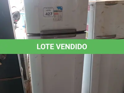 LOTE 427 - 01 GELADEIRA ESMALTEC. (NO ESTADO) ATENÇÃO! FAZER A VISITAÇÃO ANTES DE ARREMATAR, NÃO SABEMOS SE FUNCIONA. LEILÃO NÃO TEM GARANTIA E NEM DEVOLUÇÃO, SUJEITO A POSSÍVEIS AVARIAS VISÍVEIS/OCULTAS E/OU AUSÊNCIA DE COMPONENTES.
