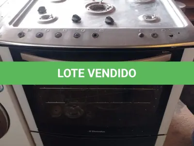 LOTE 434 - 01 FOGÃO ELECTROLUX 5 BOCAS COM AVARIAS. (NO ESTADO) ATENÇÃO! FAZER A VISITAÇÃO ANTES DE ARREMATAR, NÃO SABEMOS SE FUNCIONA. LEILÃO NÃO TEM GARANTIA E NEM DEVOLUÇÃO, SUJEITO A POSSÍVEIS AVARIAS VISÍVEIS/OCULTAS E/OU AUSÊNCIA DE COMPONENTES.